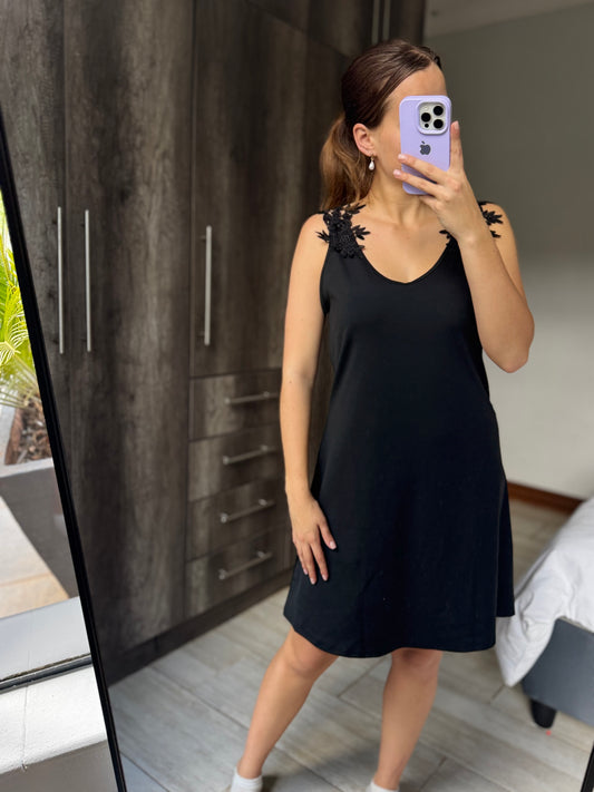 Stunning black dress (X4)