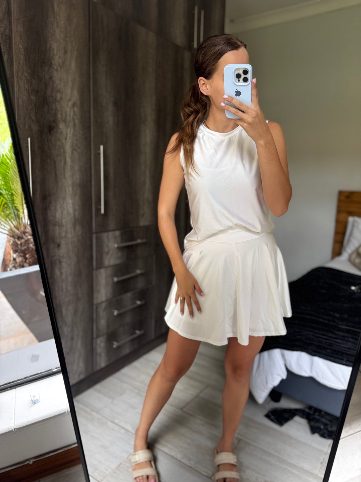 White matching set (Y)