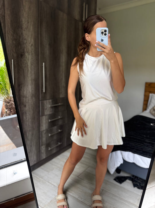 White matching set (Y)