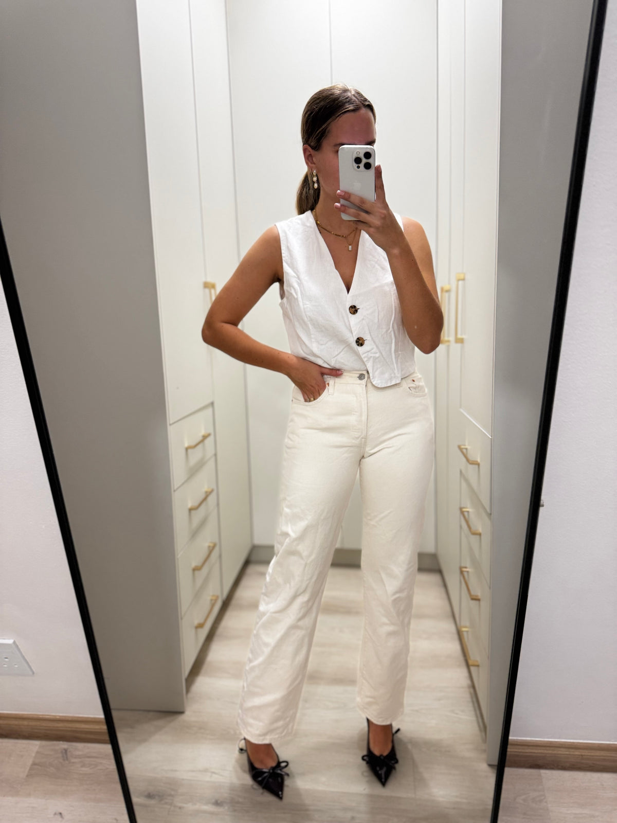 LEVI’S cream jeans (HH)