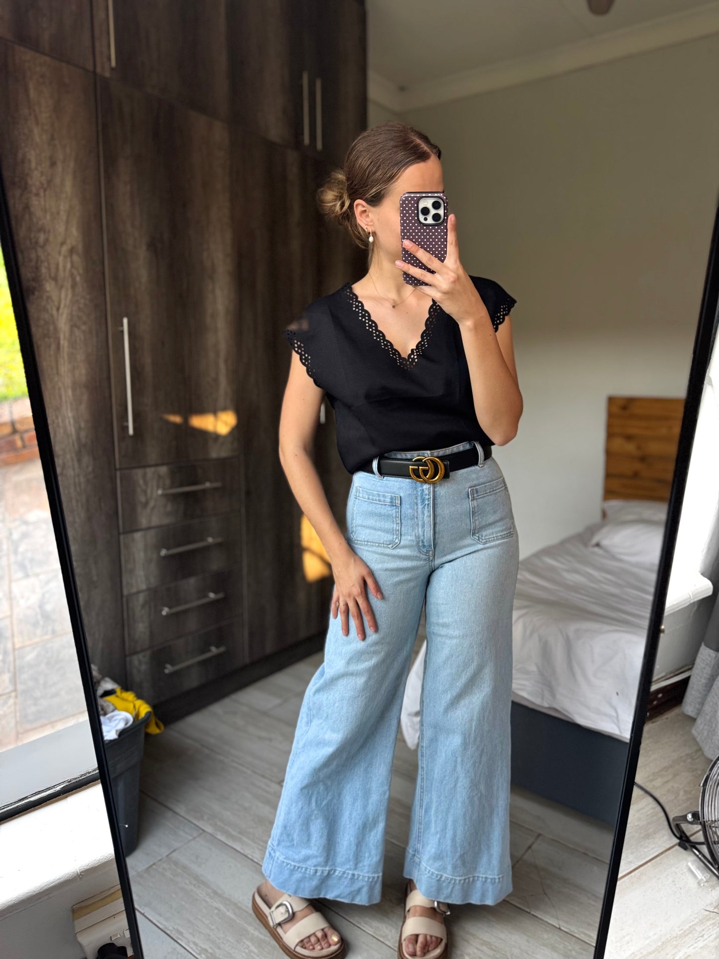 Black top (E)