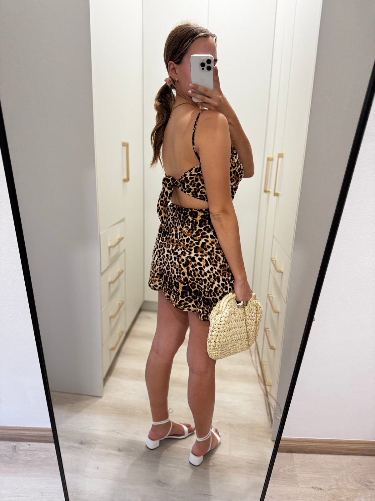 Leopard print jumpsuit (V)