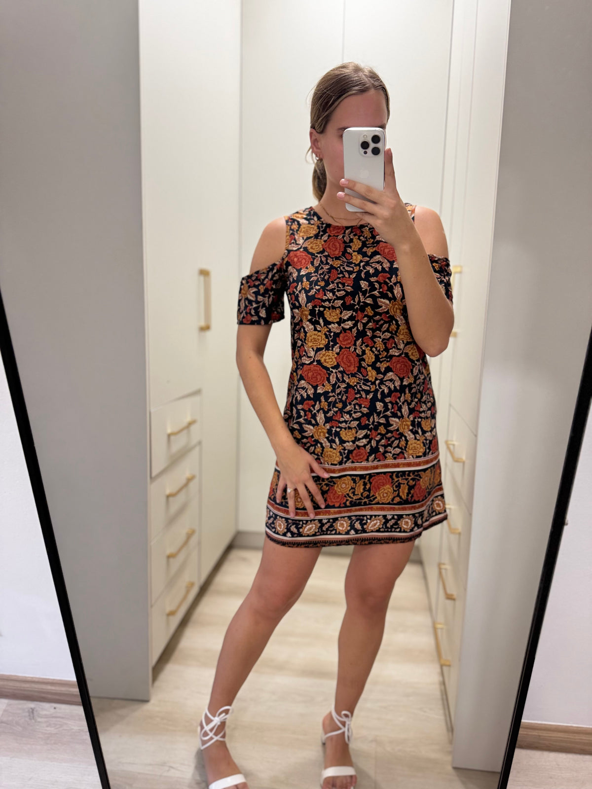 Floral dress (V)