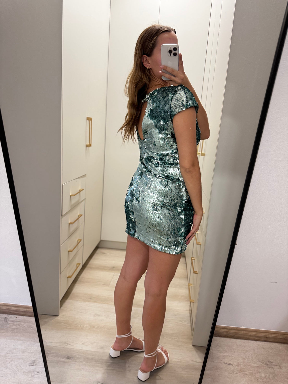Blue sequin dress (V)