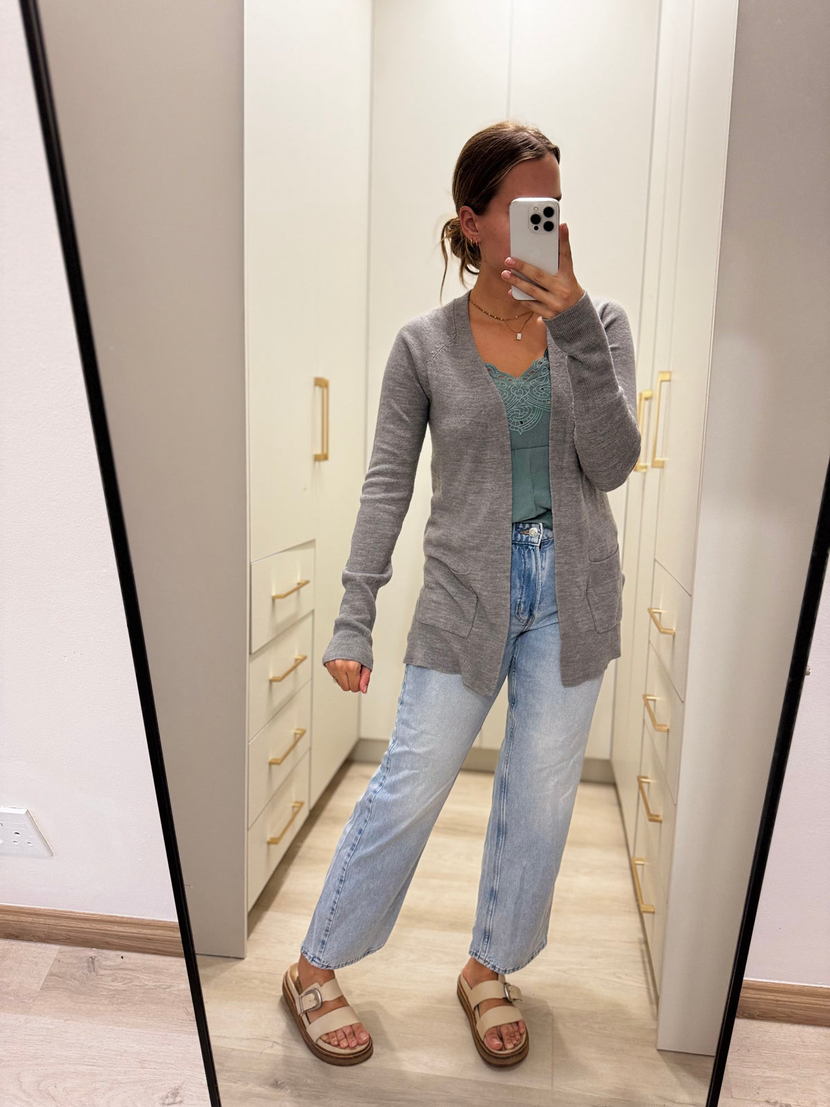 Grey cardigen (U)