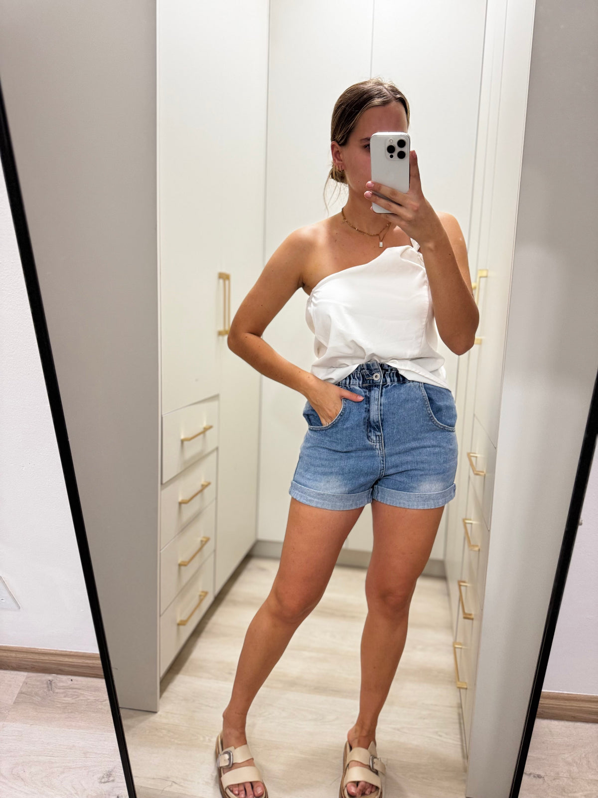 White top (U)