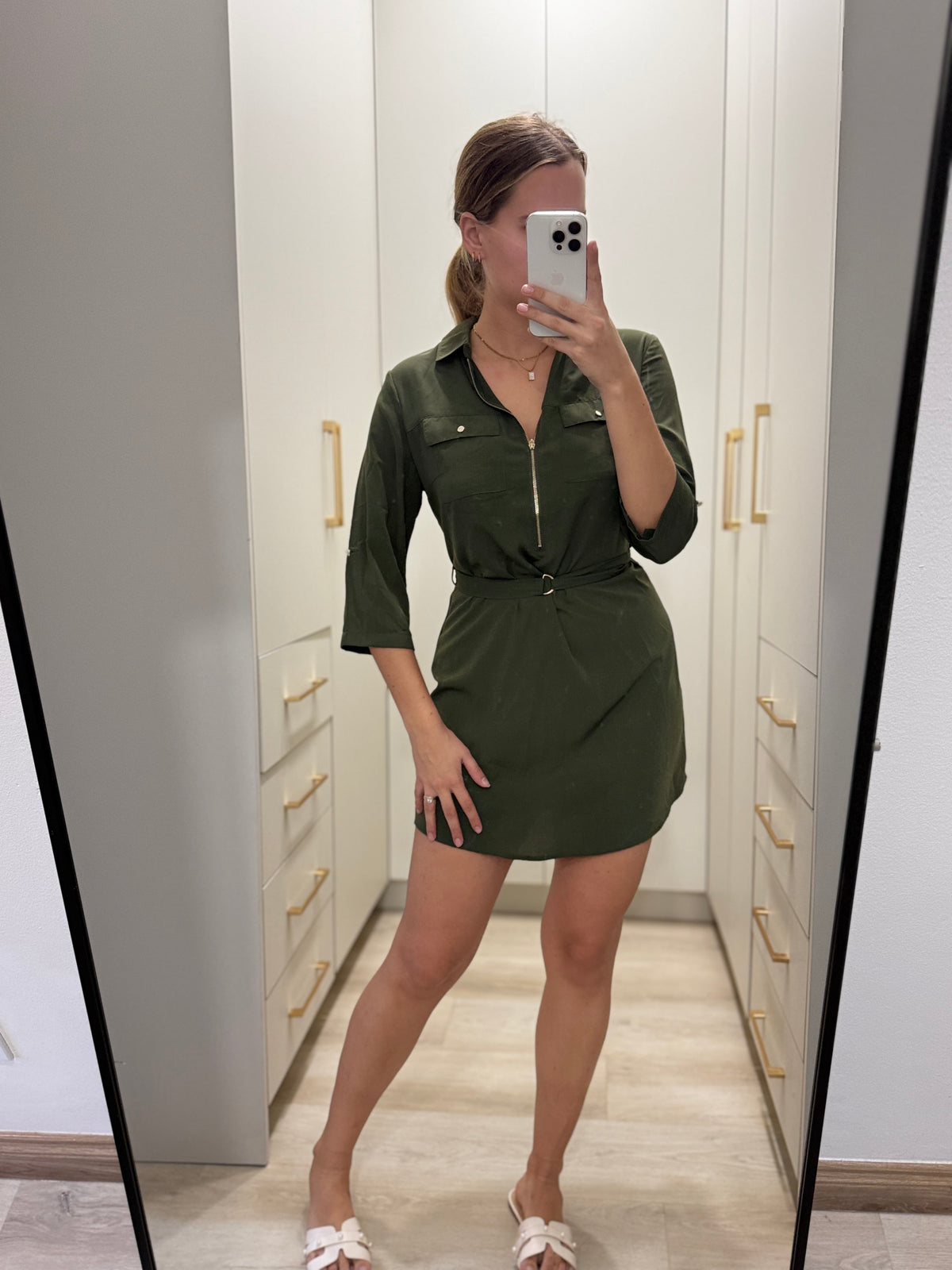 Green dress (X)