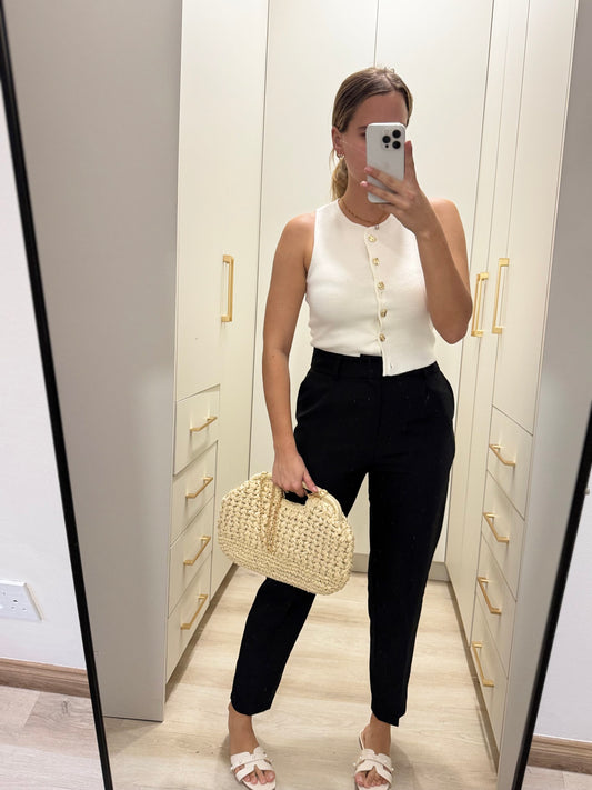 Black pants (X)