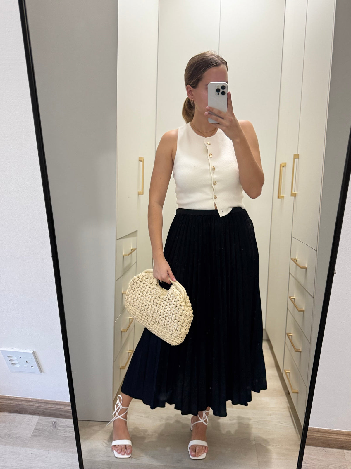 Woolworths black skirt (Y)