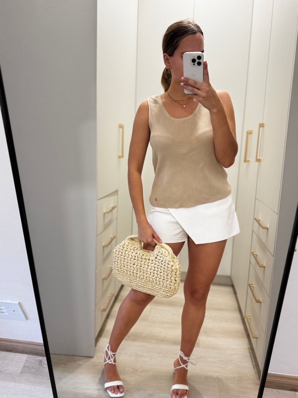 Brown ribbed tank (X1)