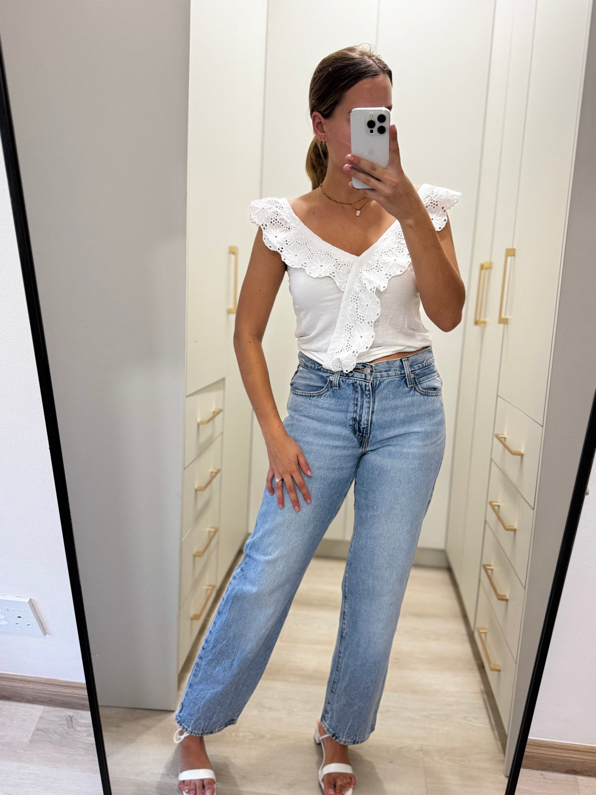 Pretty white top (Y)