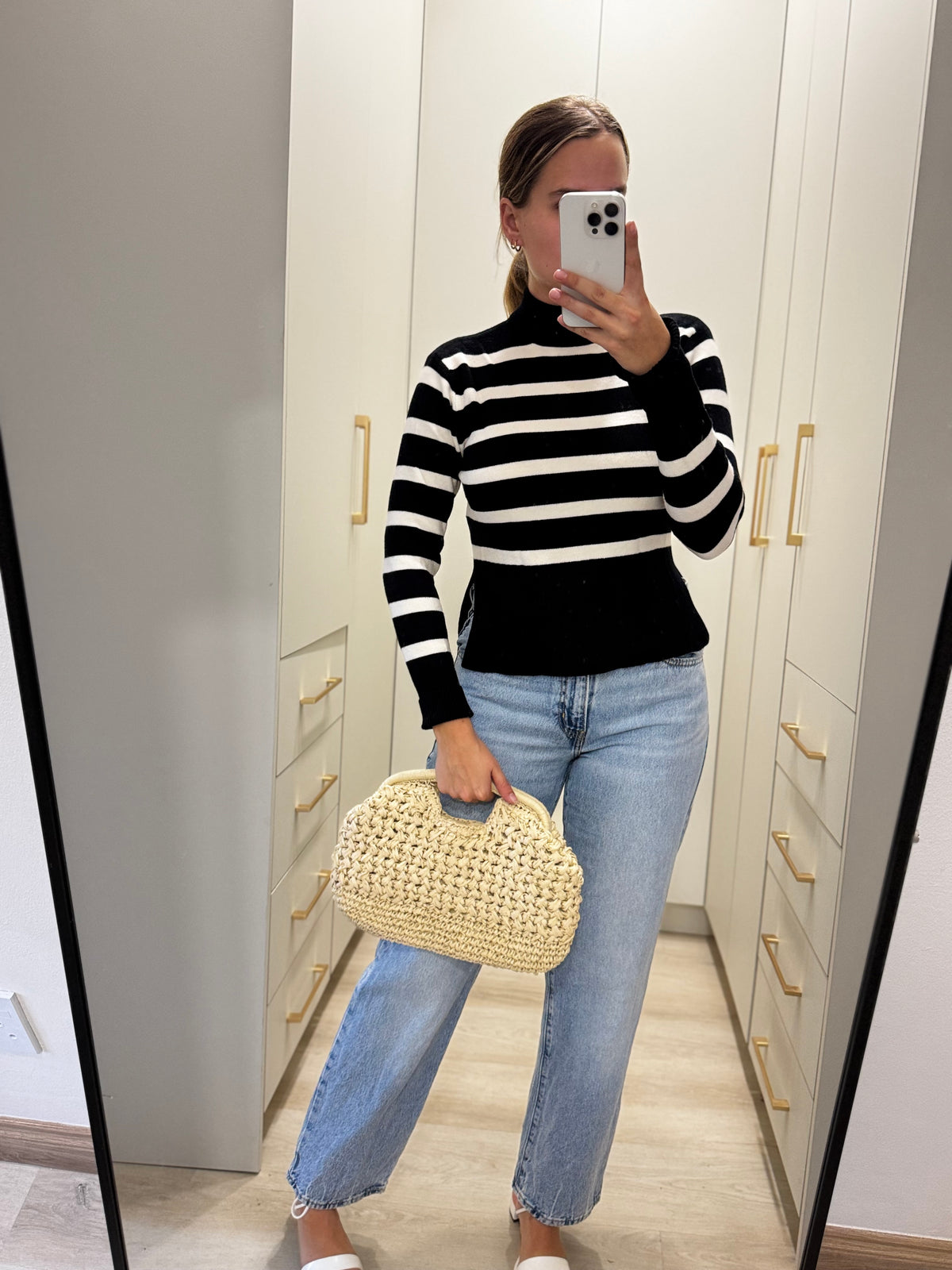 Striped sweater (Y)