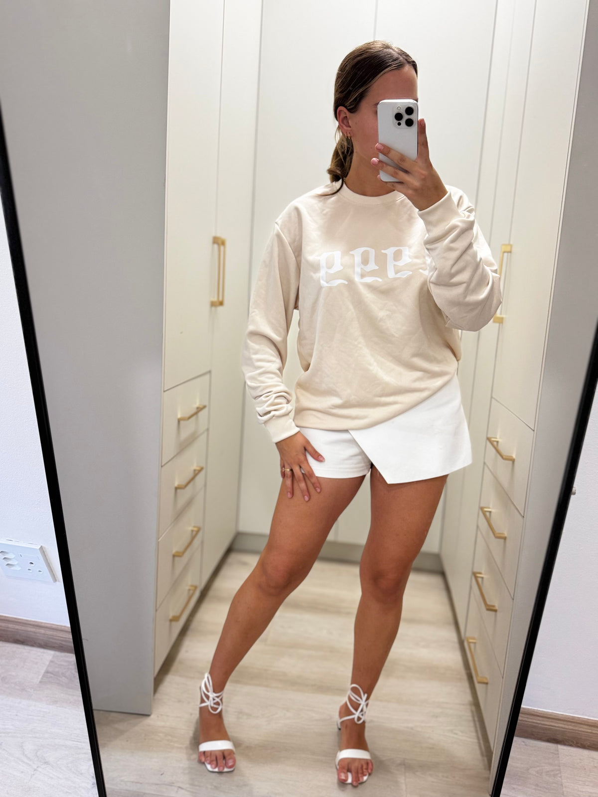 Cream sweater (Z)