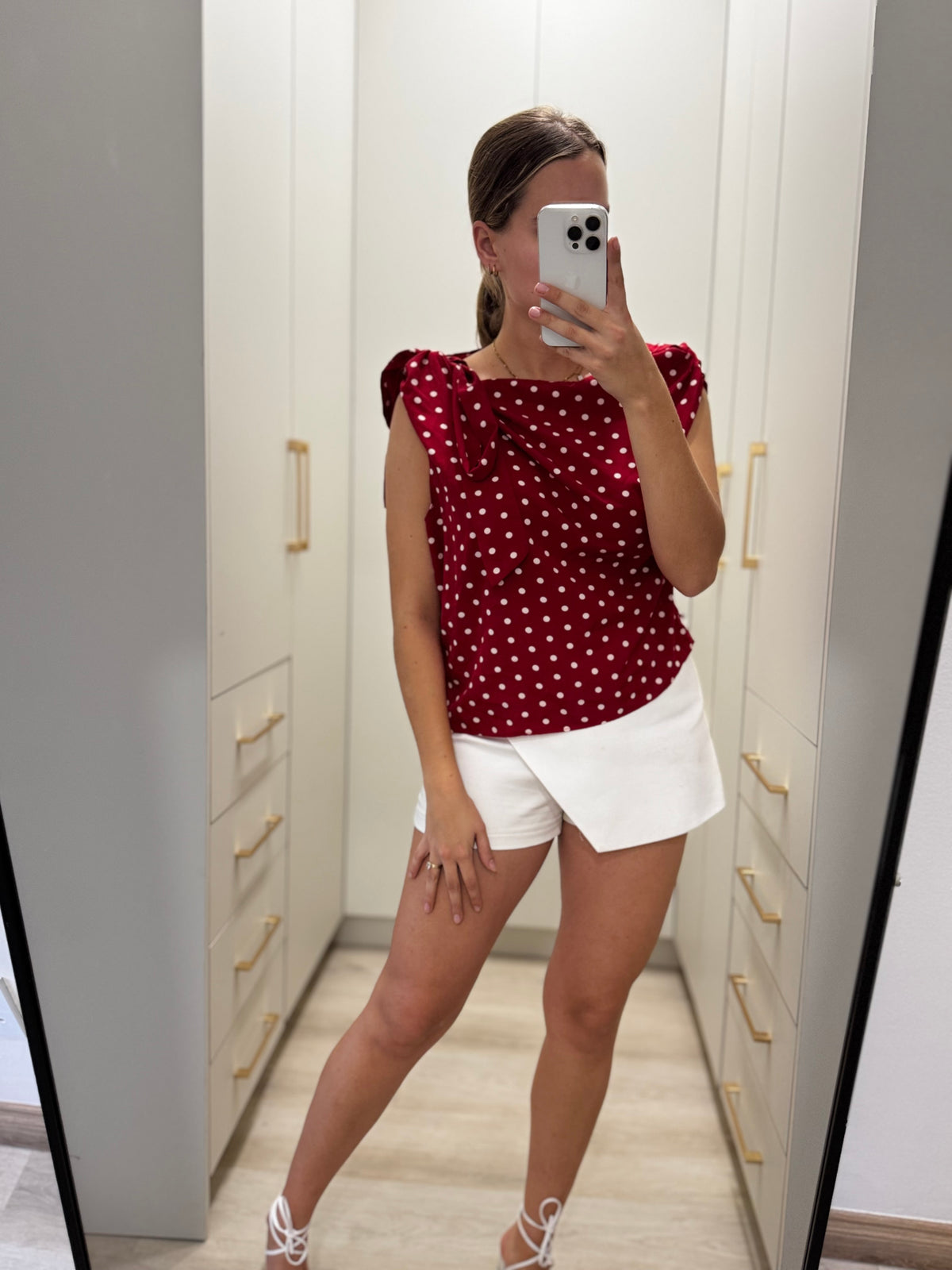 Polka dot red top (Z)