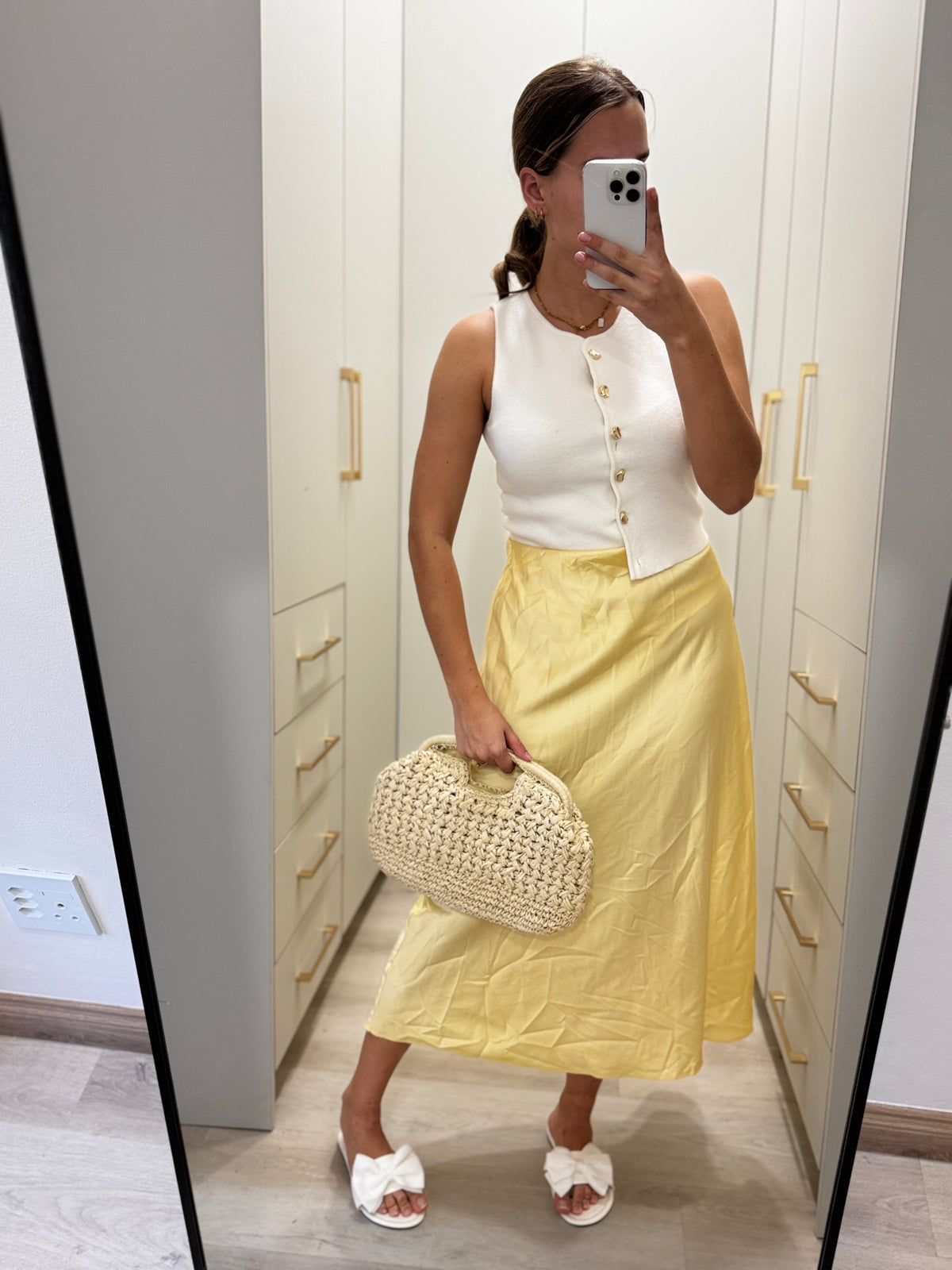Yellow silky skirt (Z)